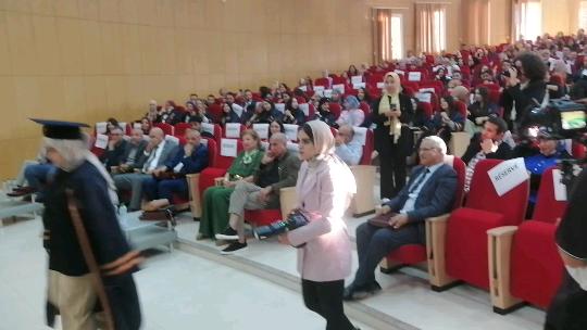 المدرسة الوطنية للتجارة والتسيير بوجدة تحتفل بالذكرى العشرين لتأسيسها وتسليم شهادات التخرج لطلبتها 7 145183