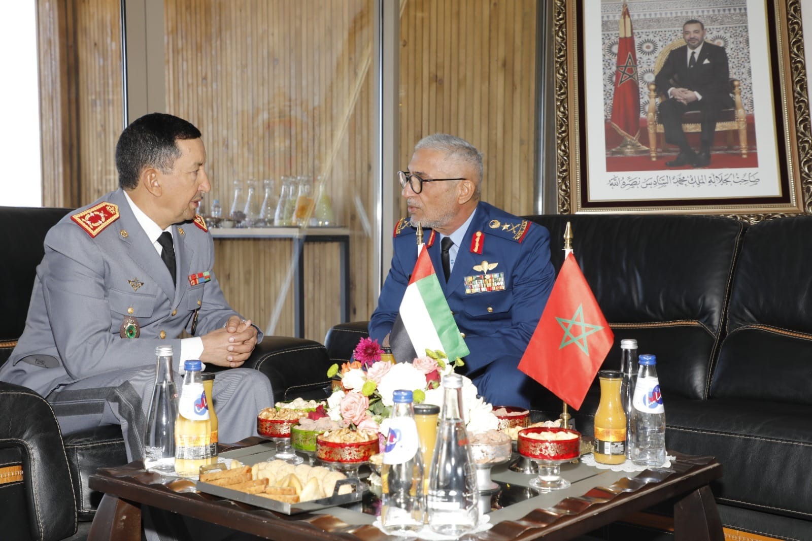 Strengthening-military-cooperation-between-Morocco-and-the-Emirates-on-the-sidelines-of-Marrakech-Air-Show-2024 (3) Strengthening military cooperation between Morocco and the Emirates on the sidelines of Marrakech Air Show 2024 3