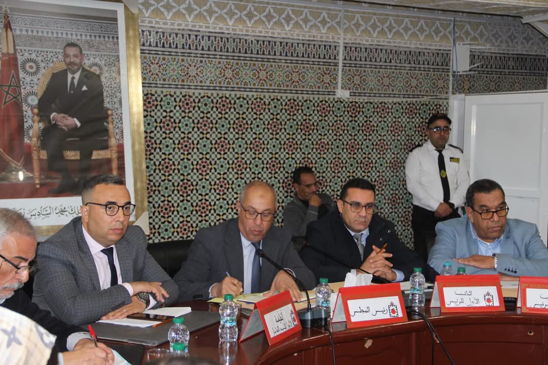 المجلس الجماعي لبركان يصادق بالأغلبية على تعديل مشروع ميزانية 2025 2 FB IMG 1734392793890