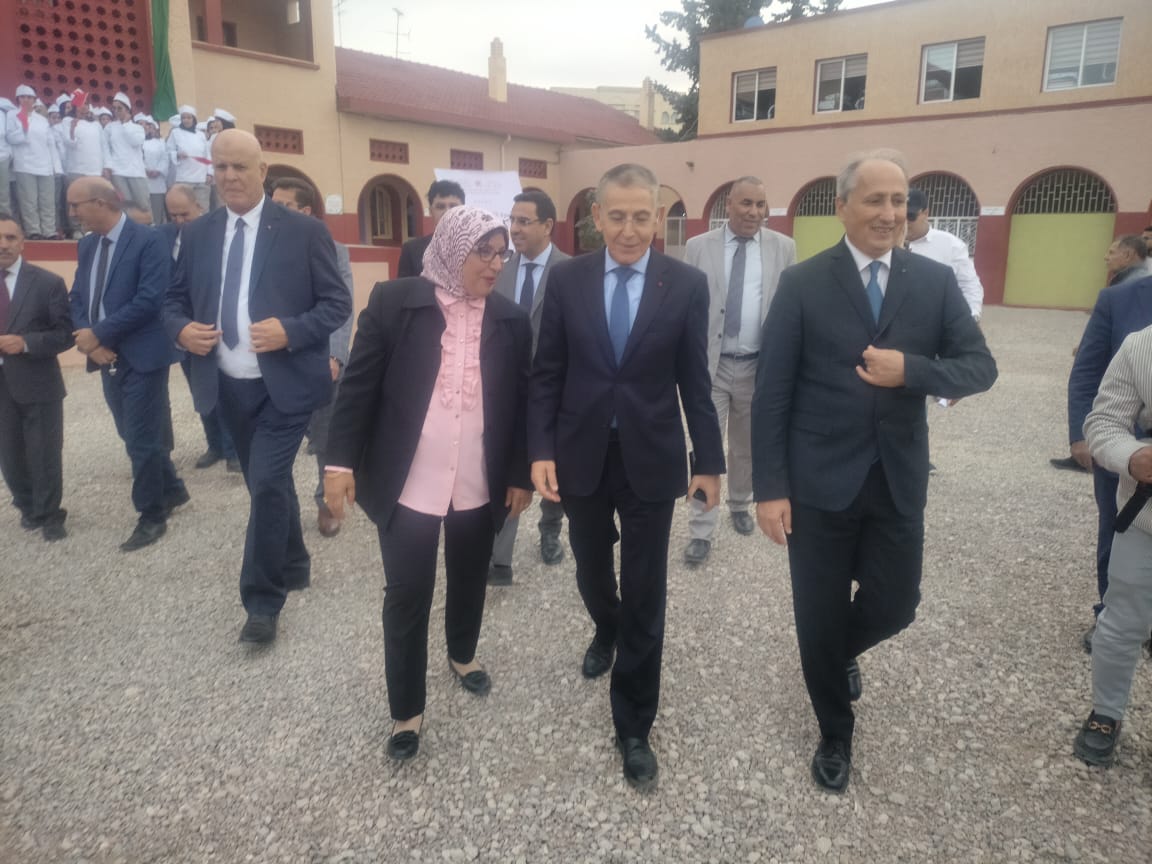 وزير التربية الوطنية في جولة ماراطونية بوجدة من أجل مشاريع تربوية ورياضية 2 IMG 20241209 WA0000