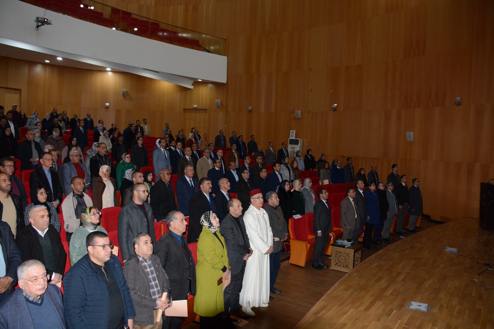 وجدة... متابعة ورشات النسخة الثانية للمناظرة الوطنية حول "الجهوية المتقدمة بين تحديات اليوم والغد" المنعقدة بمدينة طنجة 3 IMG 20241221 WA0017