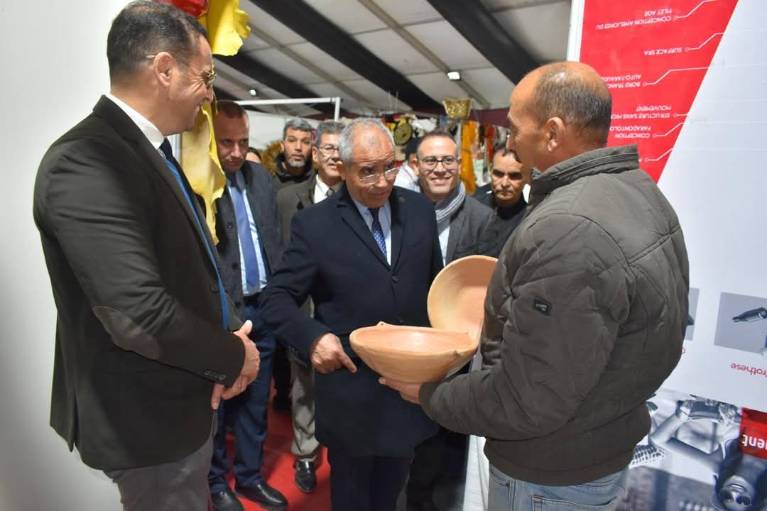 زيارة ميدانية لأروقة المعرض الجهوي للصناعة التقليدية بوجدة 9 FB IMG 1735729443172