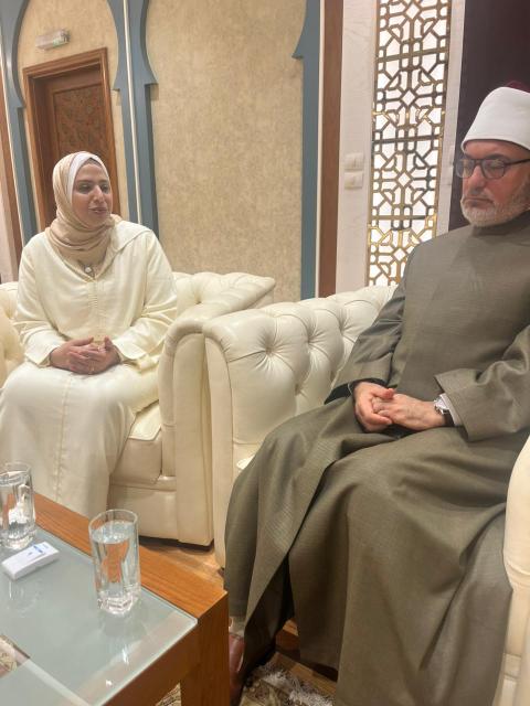 تكريم الدكتورة دنيا تامري كضيفة شرف في المعرض الدولي للكتاب بالقاهرة.. إسهامات علمية بارزة في الفقه والاقتصاد الإسلامي 4 268509