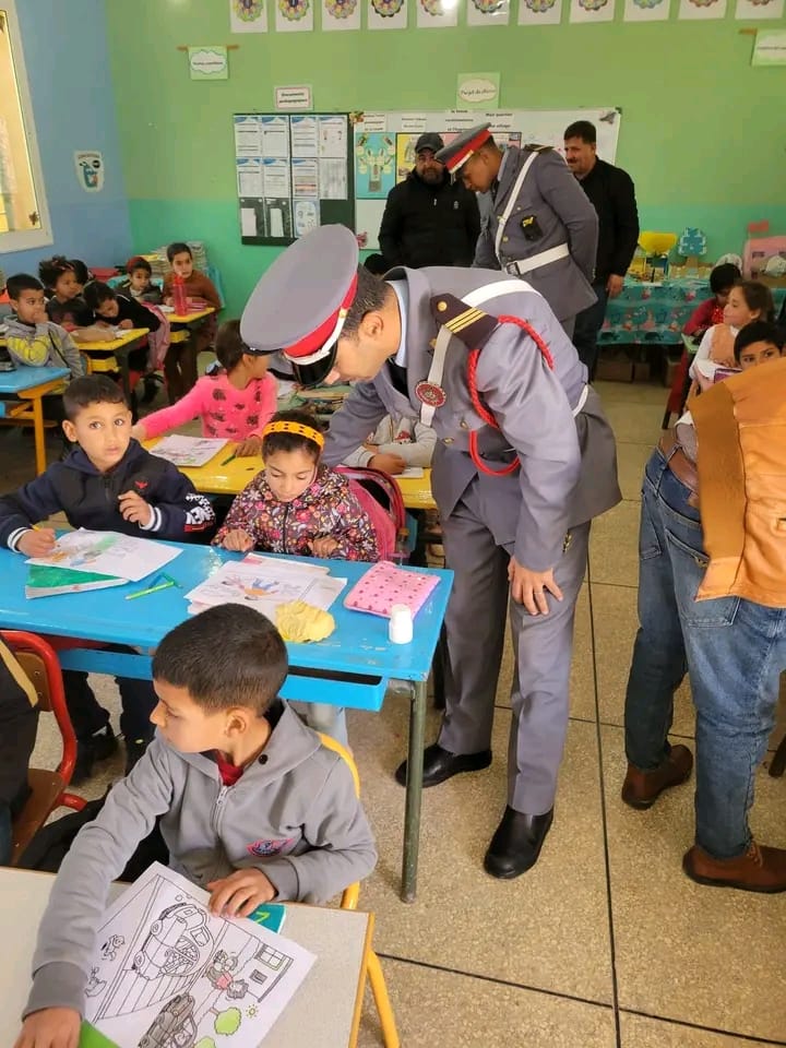 تخليد اليوم الوطني للسلامة الطرقية... مؤسسة عبدالرحمان الداخل تنظم أنشطة توعوية لفائدة التلاميذ 7 IMG 20250221 WA0114