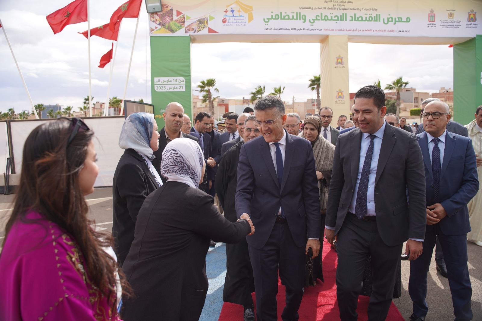 رئيس مجلس جهة الشرق محمد بوعرورو يدشن المعرض المتنقل للاقتصاد الاجتماعي والتضامني بالناظور 8 1000040658 1