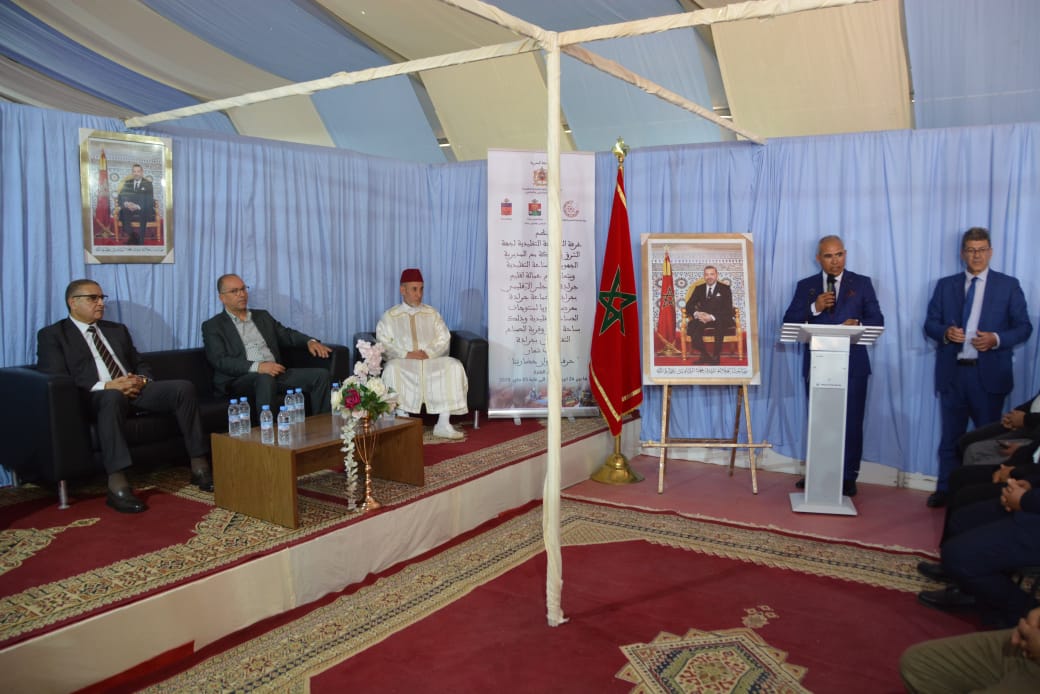 عامل إقليم جرادة يشرف على افتتاح المعرض الجهوي للصناعة التقليدية 7 1000105567