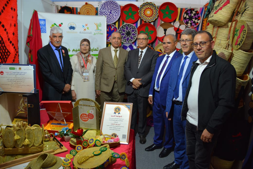 عامل إقليم جرادة يشرف على افتتاح المعرض الجهوي للصناعة التقليدية 9 1000105569