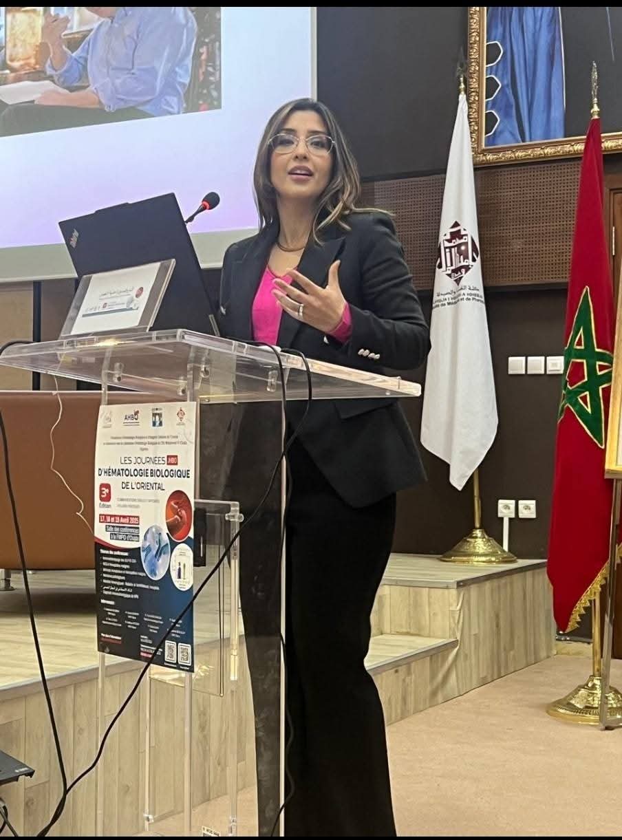 الكاتبة انتصار حدية تفتتح أيام علم الدم البيولوجي بمحاضرة ملهمة حول الذكاء الاصطناعي والصحة 3 FB IMG 1745082592055