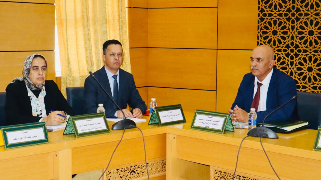 عامل إقليم جرسيف يترأس إجتماع اللجنة التقنية الإقليمية حول "محور السكن والتعمير " 3 1000100658