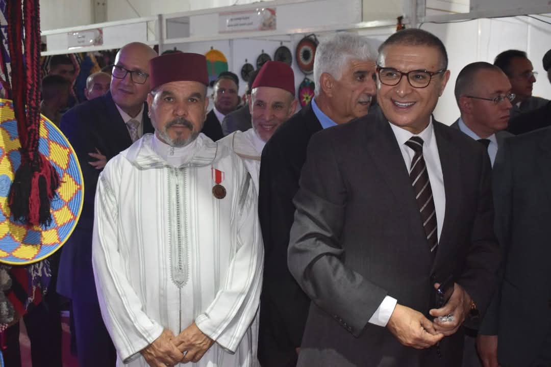 توشيح السيد عبد الله حكيمي بوسام ملكي.. تكريم مستحق لمسار حافل بالعطاء في خدمة الصناعة التقليدية 4 1000120708
