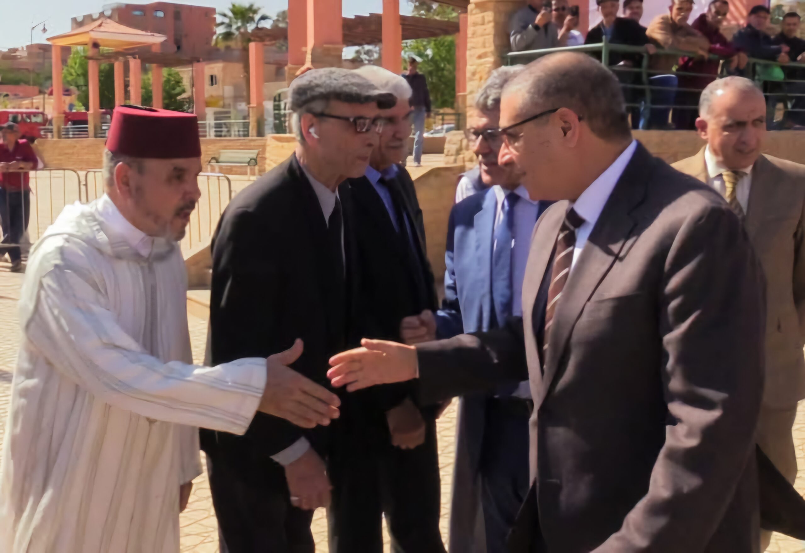 توشيح السيد عبد الله حكيمي بوسام ملكي.. تكريم مستحق لمسار حافل بالعطاء في خدمة الصناعة التقليدية 5 1000120724 1 scaled