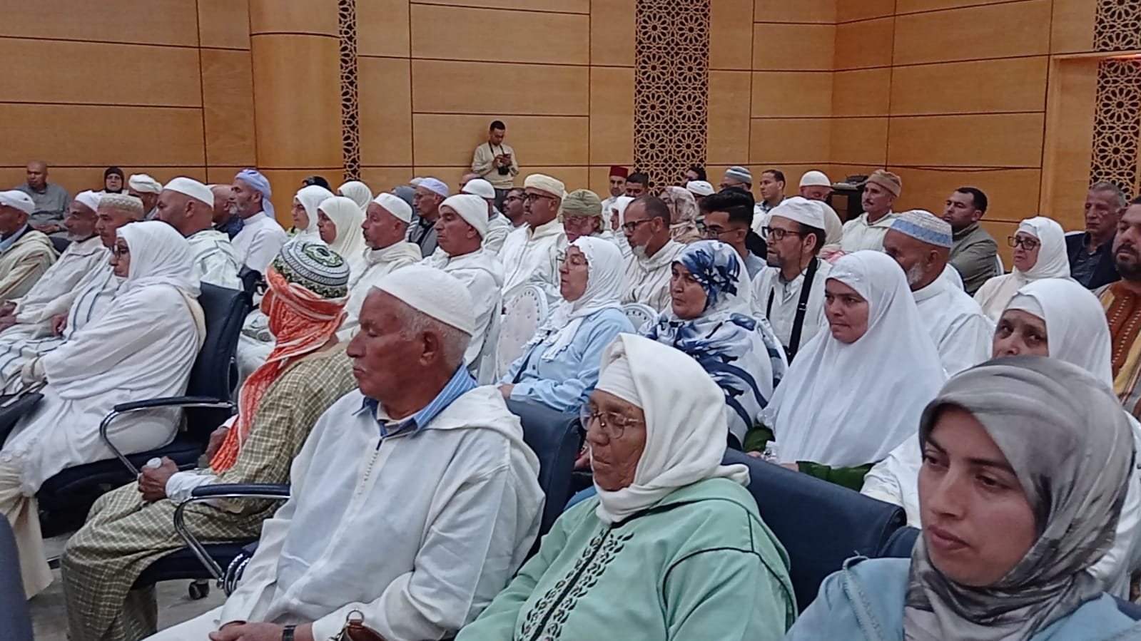 عامل إقليم جرسيف السيد عبد السلام الحتاش يترأس حفل توديع الحجاج لموسم حج 1446هـ 2 1000128677