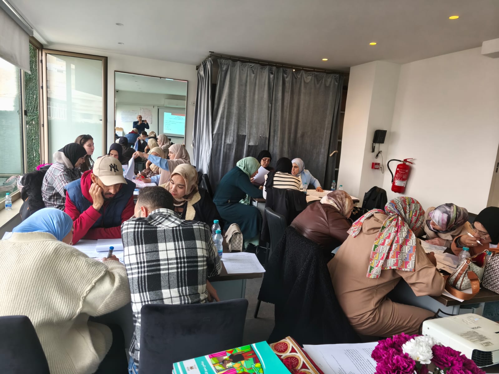 ورقة صحفية حول التكوين الجهوي لمكوني الكبار في إطار محاربة الأمية (2023-2027) 8 1000145504