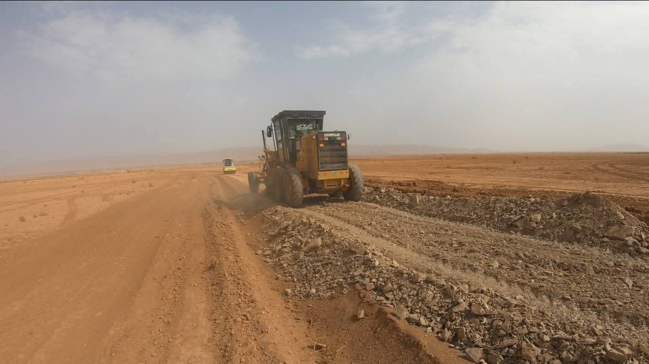 تفقد أشغال فتح وتسوية المسالك الطرقية بجماعة البصارة 2 1000010222 2