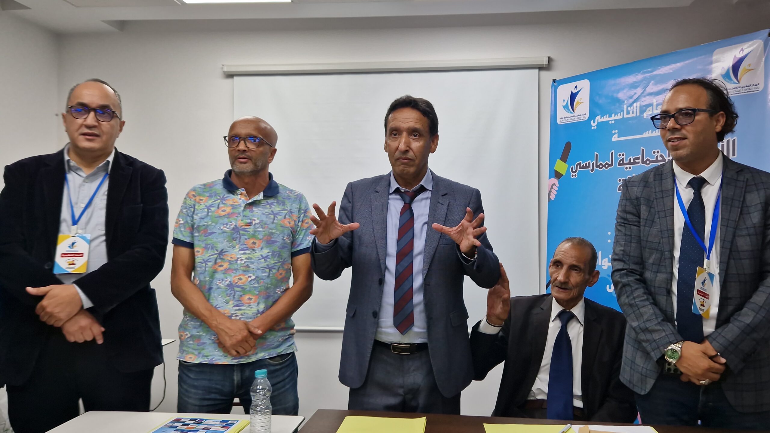 وجدة.. الجمع التأسيسي لمؤسسة الأعمال الاجتماعية لممارسي الصحافة في أجواء احتفاء وتكريم وتأكيد على التضامن المهني 8 1000014623 scaled