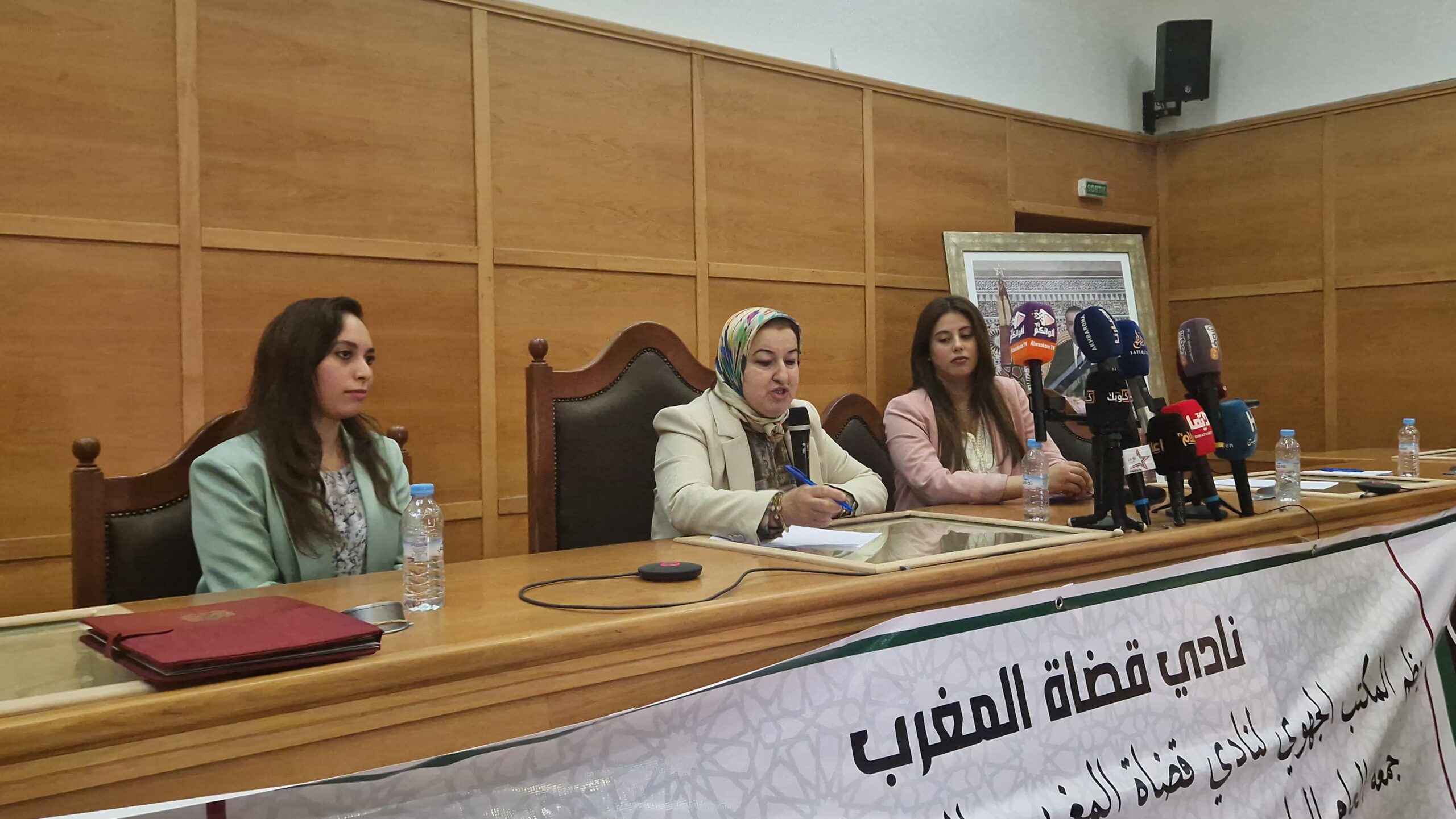 وجدة: انتخاب نصر الدين إيناو رئيسًا للمكتب الجهوي لنادي قضاة المغرب 5 1000015224 scaled