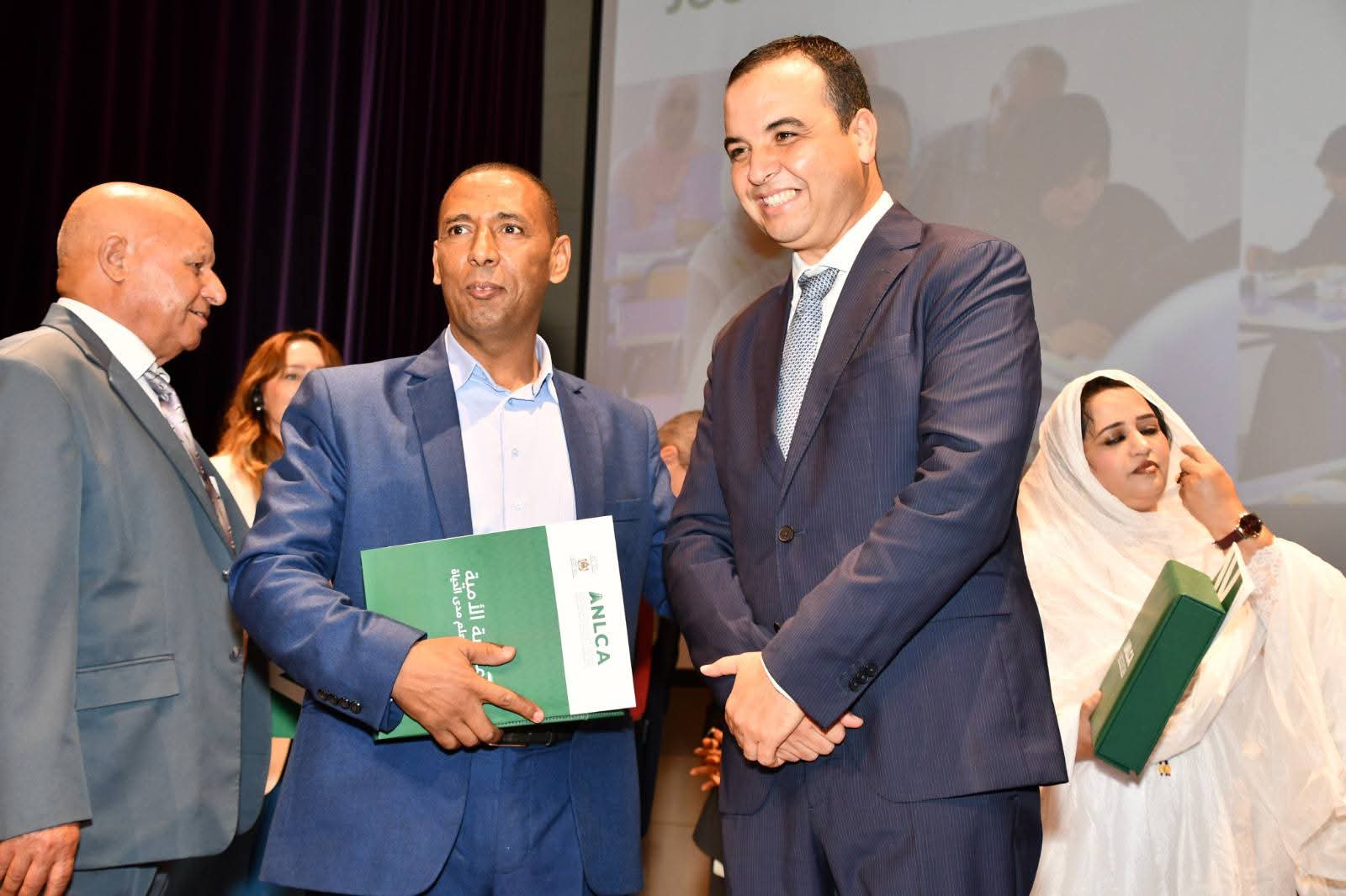 جمعية ACODEC تتوج بالجائزة الوطنية لمحاربة الأمية على صعيد جهة الشرق 3 1000016073
