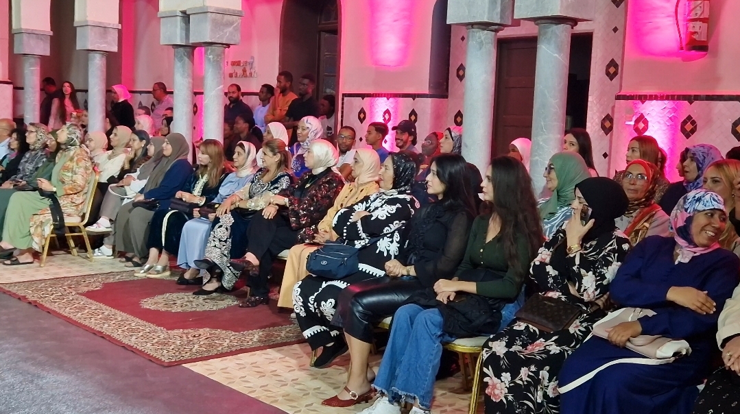 وجدة تحتفي باختتام مهرجان البلوزة الدولي في دورته الثامنة بلمسة إفريقية أنيقة 4 1000017993