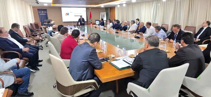 عمر حجيرة يعقد لقاءات تشاورية مع الفيدراليات المهنية حول برنامج التجارة الخارجية 2025-2027 2 1000180517