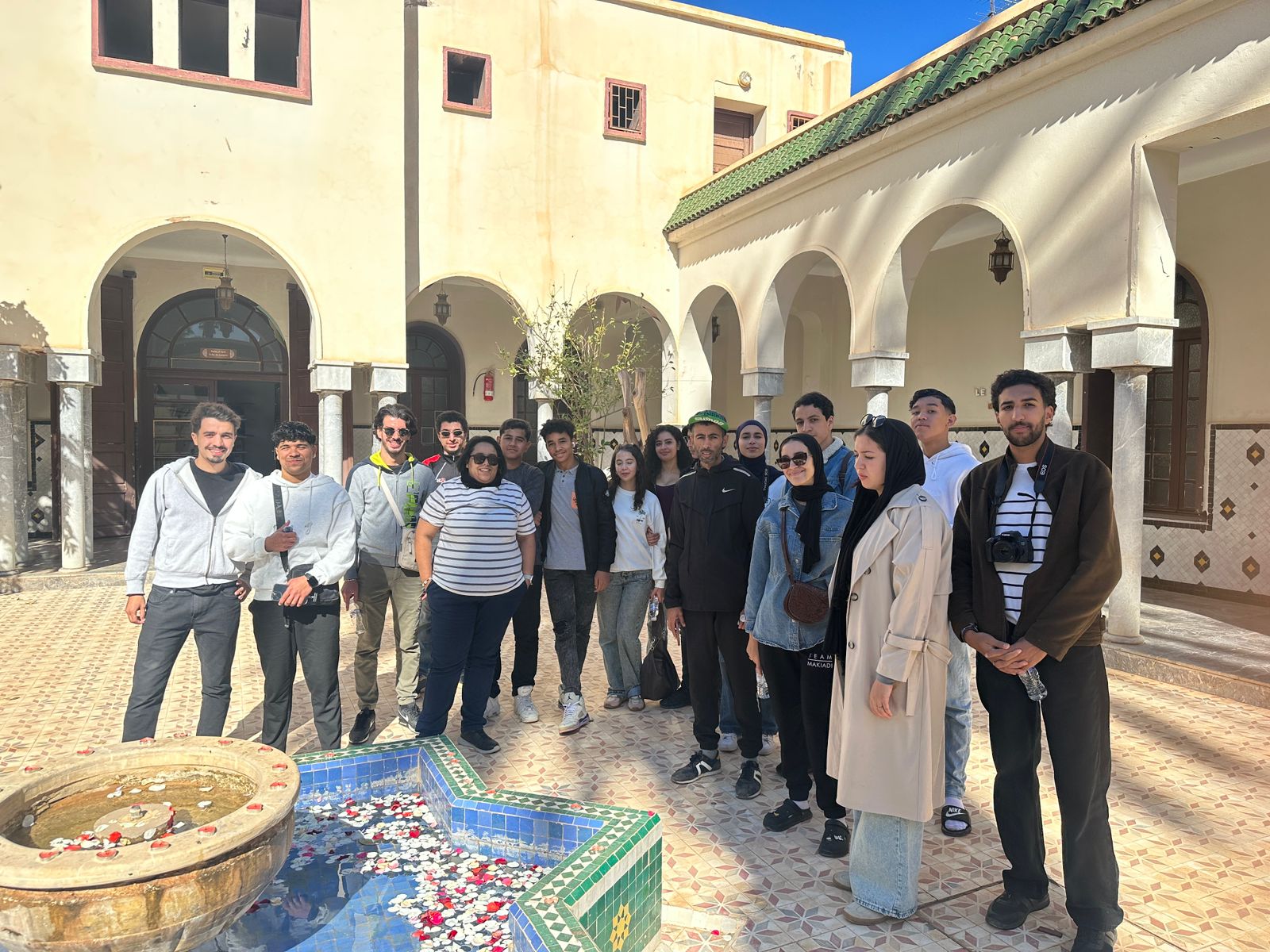 ثقافة الشرق" تنظم جولة سياحية وثقافية لاكتشاف معالم وجدة العريقة 2 1000022212