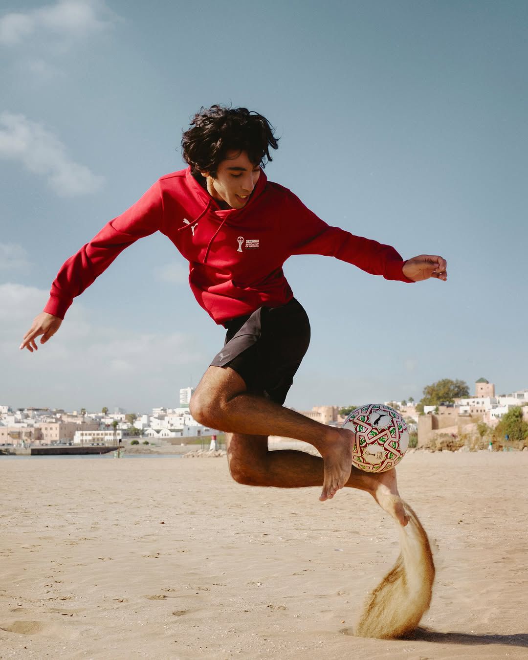 PUMA تكشف عن الكرة الرسمية “ITRI” لكأس أمم إفريقيا المغرب 2025: تصميم مستوحى من الزليج المغربي 5 1000022520