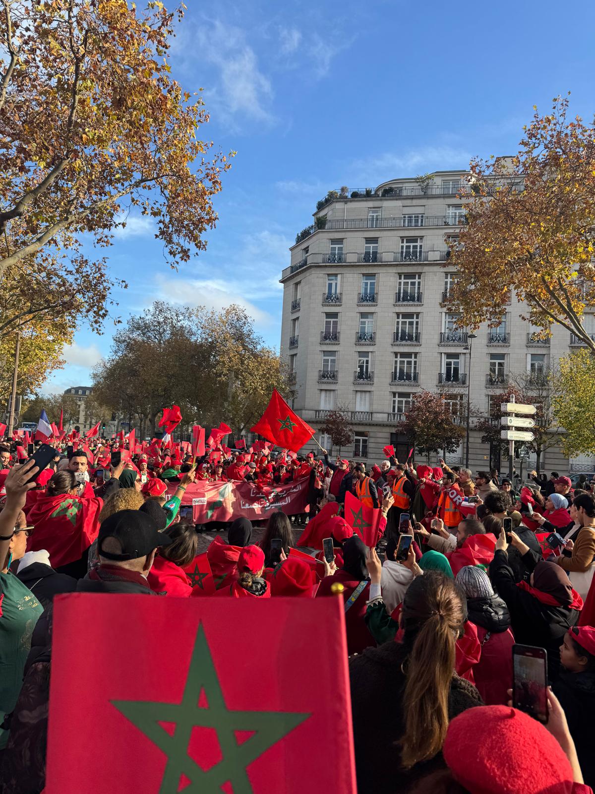 باريس تحتفي بالذكرى الخمسين للمسيرة الخضراء تحت شعار: "المغرب يوحّدنا، والمسيرة تجمعنا" 3 1000022541