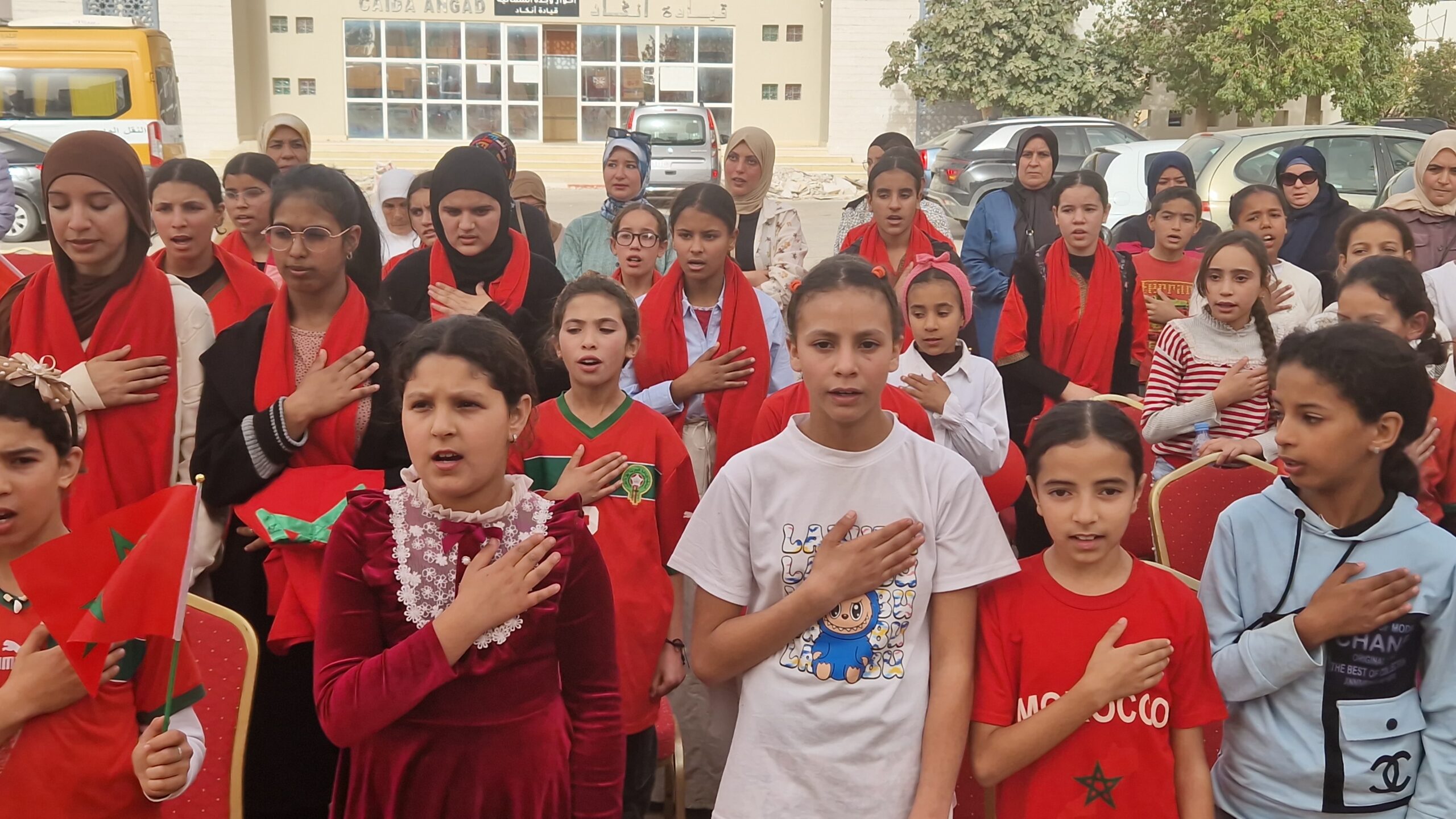 جمعية الوفاء للتنمية الاجتماعية تحتفل بالذكرى الخمسين للمسيرة الخضراء المظفرة بالنقطة الحدودية لجماعة أهل أنكاد 15 1000023067 scaled