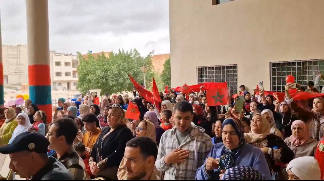 جمعية الانطلاقة النسائية بوجدة تحتفي بالذكرى الخمسين للمسيرة الخضراء المظفرة بحفل متميز بمركز السلام 6 1000023280