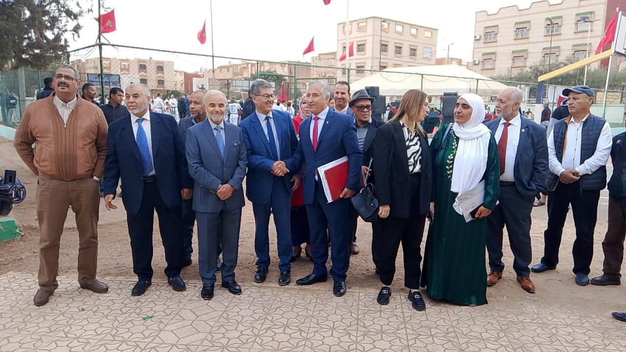 احتفاءٌ بالوفاء والوطنية… الجمعية العائلية لمتقاعدي الشرطة تُخلّد الذكرى الخمسين للمسيرة الخضراء 2 1000190983