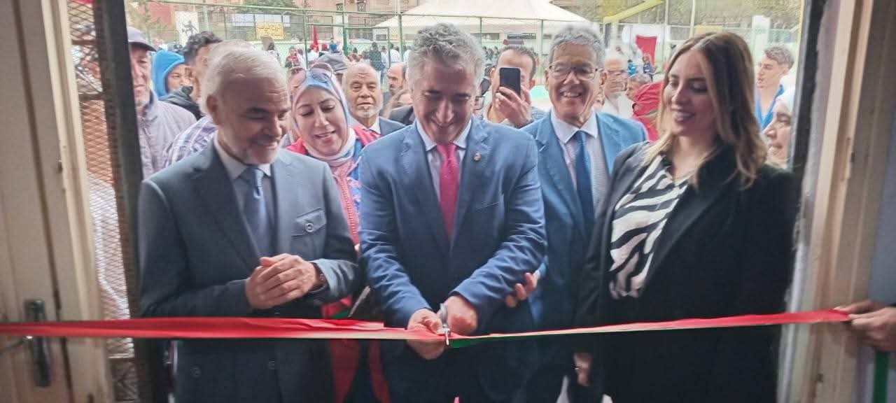 احتفاءٌ بالوفاء والوطنية… الجمعية العائلية لمتقاعدي الشرطة تُخلّد الذكرى الخمسين للمسيرة الخضراء 4 1000190998