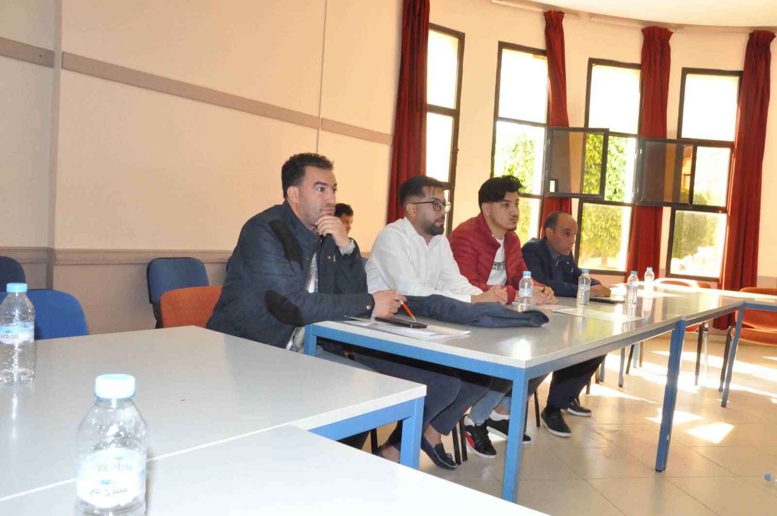 بحضور محتات الرقاص… الفيدرالية المغربية لناشري الصحف بجهة الشرق تجدد الثقة في عبد العالي الجابري رئيساً للفرع 4 1000194071