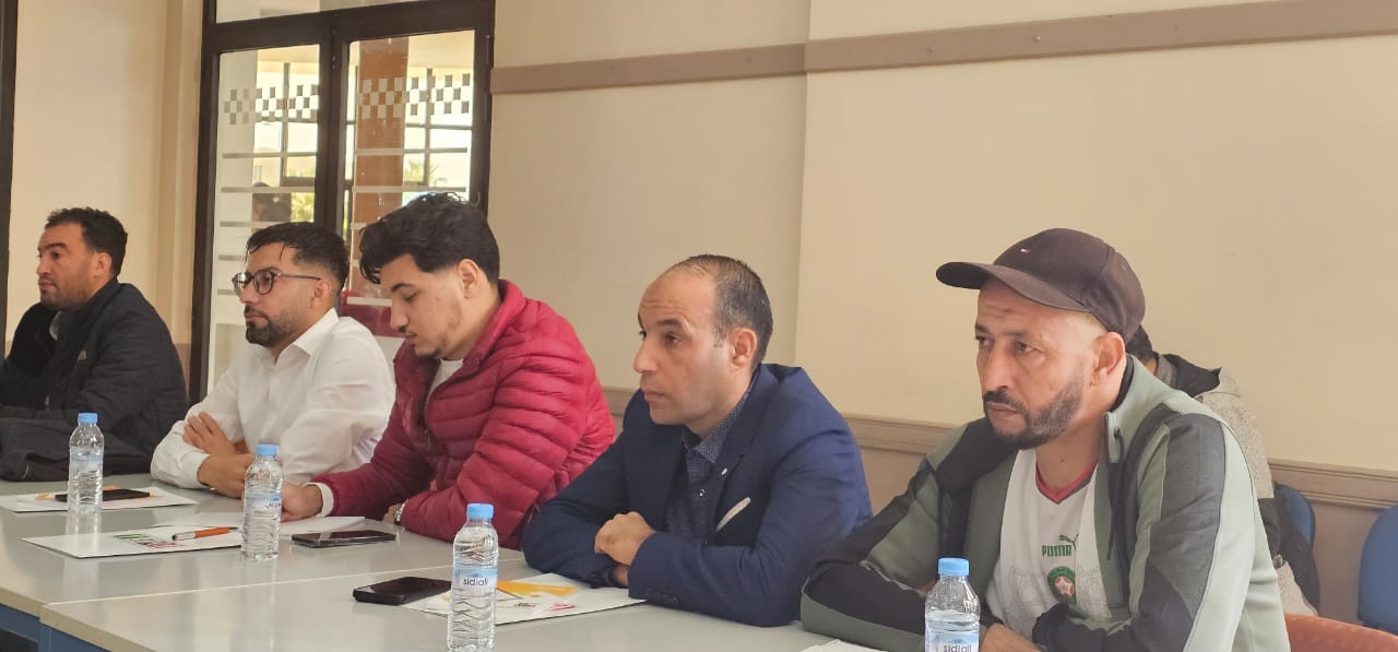 بحضور محتات الرقاص… الفيدرالية المغربية لناشري الصحف بجهة الشرق تجدد الثقة في عبد العالي الجابري رئيساً للفرع 3 1000194079