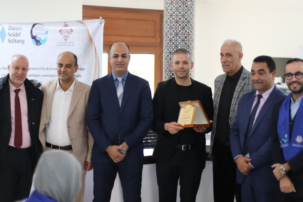 طلبة ماستر مهن العمل الاجتماعي بجامعة وجدة في لقاءات تواصلية مع مؤسسات حكومية لتعزيز التكوين المهني 5 1000197193