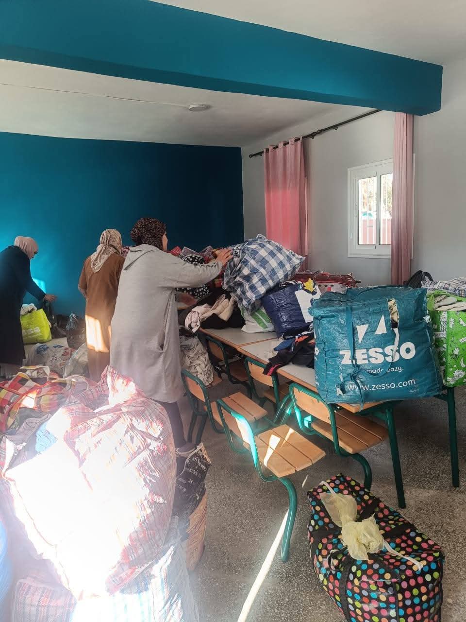 جرسيف :جمعية رعاية للتنمية وكفالة اليتيم تنظم حملة تضامنية لتوزيع الأغطية والملابس بدوار بوراشد 2 1000198448