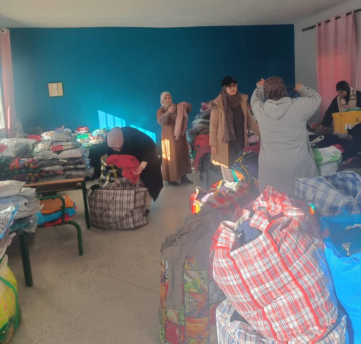 جرسيف :جمعية رعاية للتنمية وكفالة اليتيم تنظم حملة تضامنية لتوزيع الأغطية والملابس بدوار بوراشد 3 1000198450