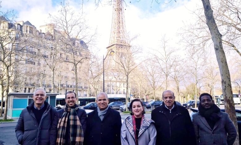 محمد قدوري، رئيس غرفة الصناعة التقليدية لجهة الشرق، في لقاء تواصلي بباريس لتعزيز إشعاع التراث المغربي 2 1000233051