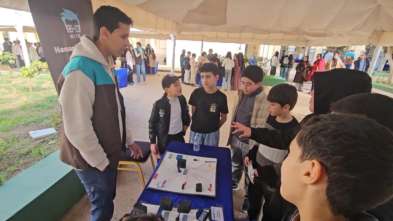 والي جهة الشرق ورئيس مجلس الجهة يشرفان على انطلاق الدورة 13 لمهرجان العلوم بوجدة 12 1000233140