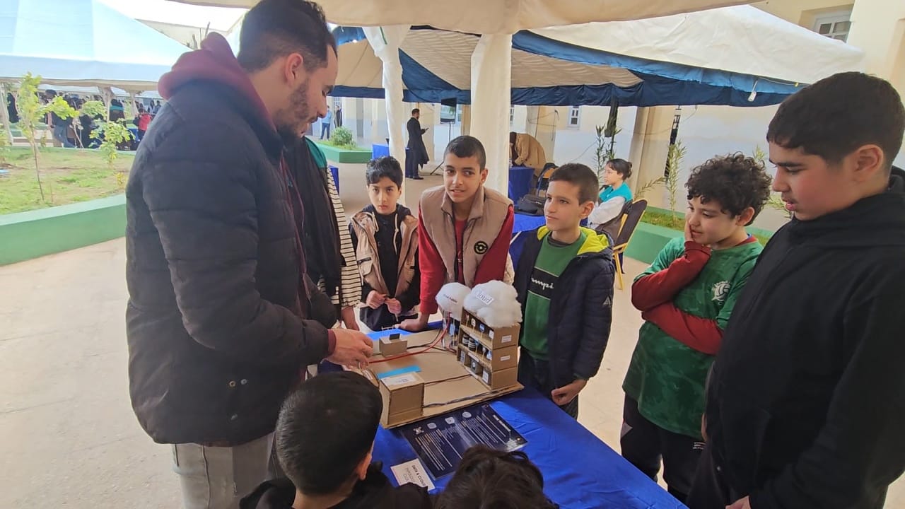 والي جهة الشرق ورئيس مجلس الجهة يشرفان على انطلاق الدورة 13 لمهرجان العلوم بوجدة 9 1000233149