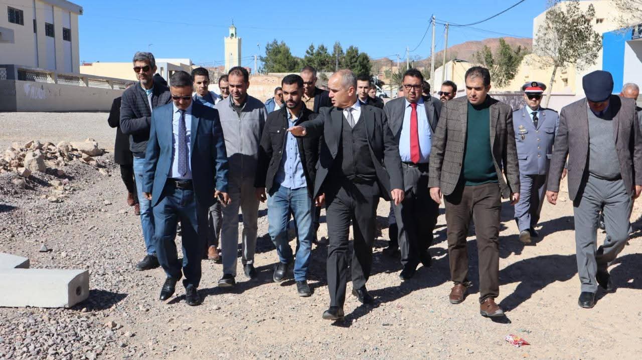 عامل إقليم جرسيف يتفقد أوراشاً تنموية بجماعة صاكة ويؤكد تسريع وتيرة الإنجاز 2 1000235109
