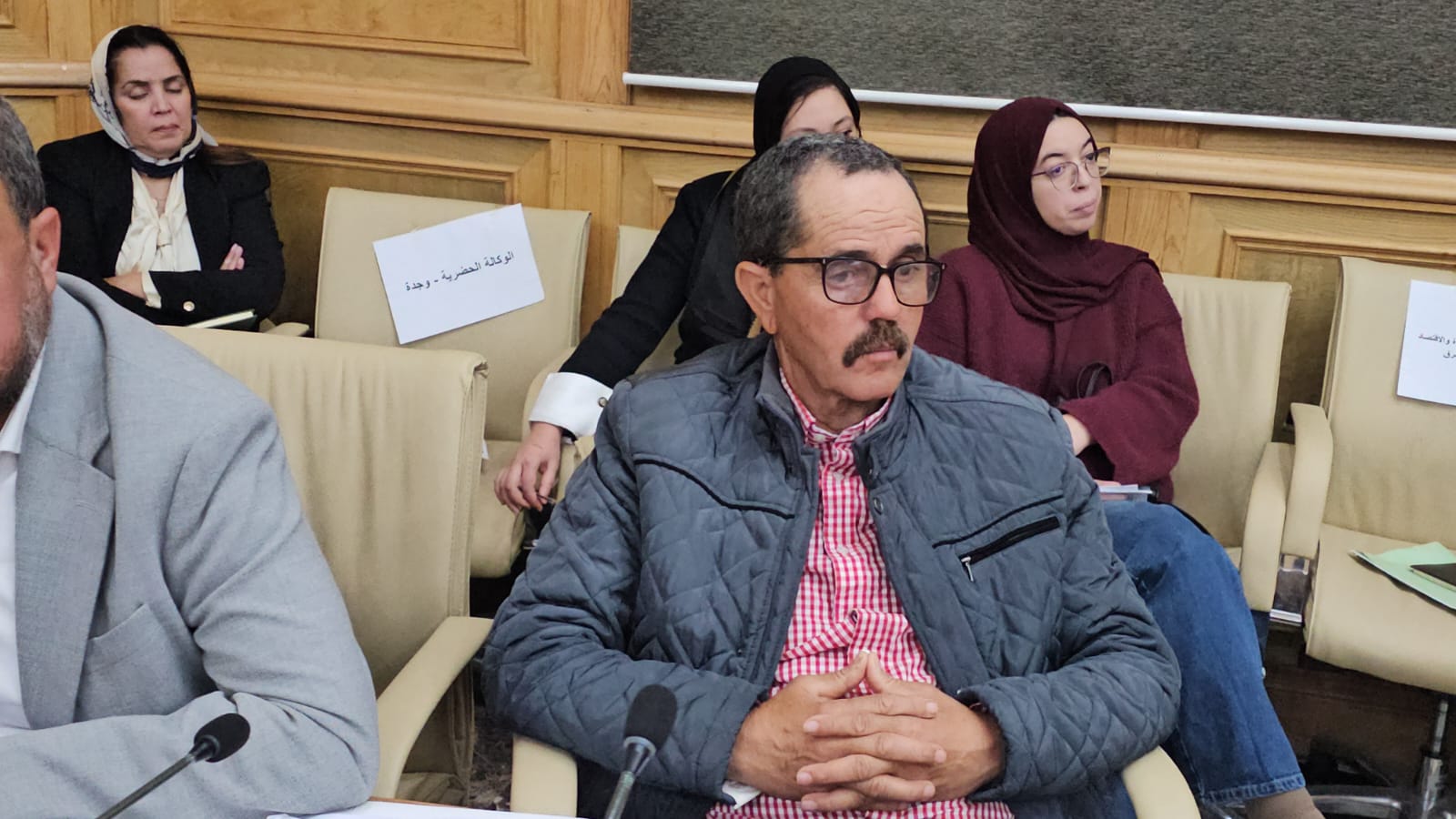 بوعرورو يقود دورة مارس لمجلس جهة الشرق نحو إجماع تنموي شامل 10 1000239984