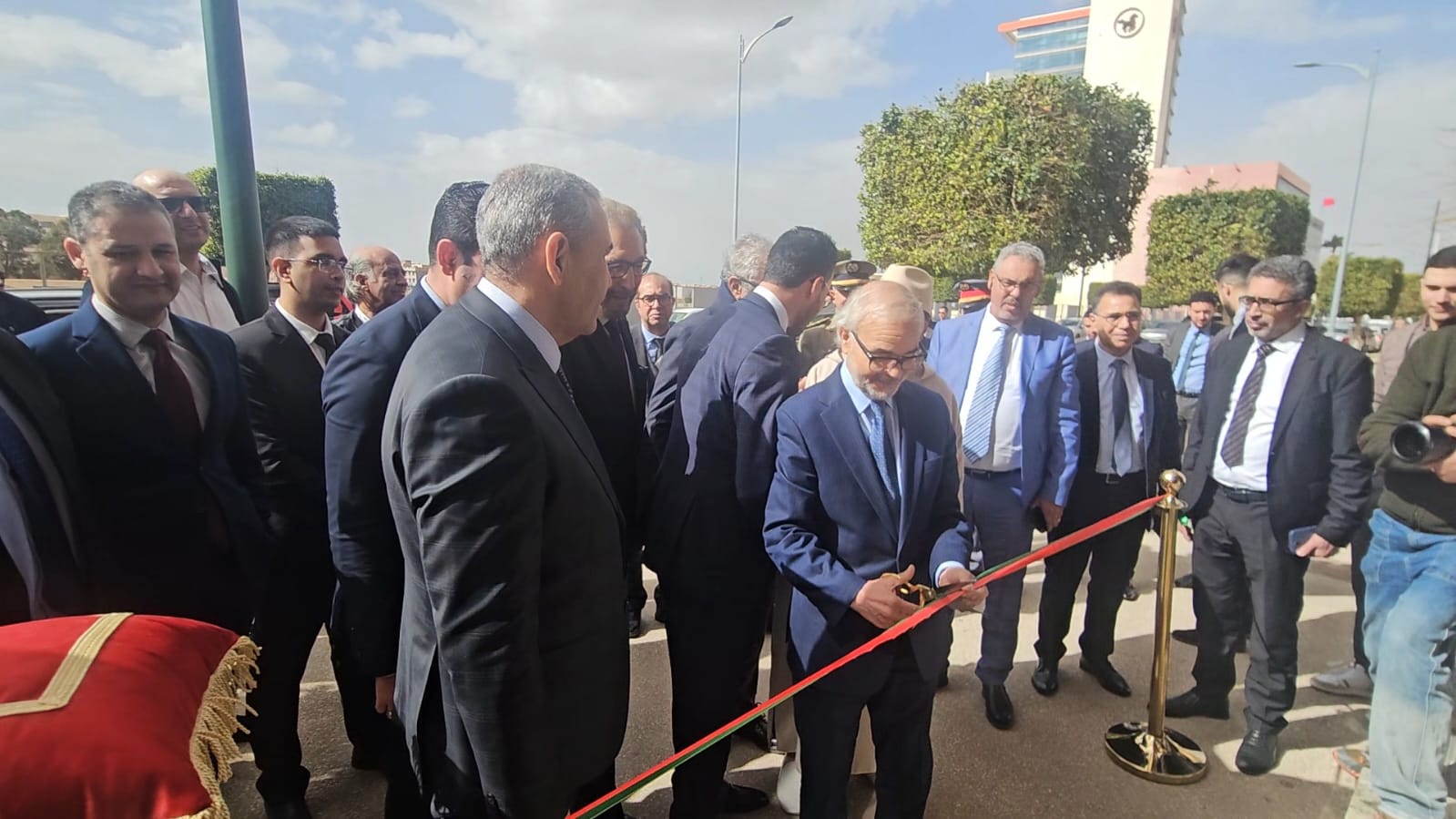 في سياق الاحتفاء بذكرى الخطاب الملكي.. الوالي يعزز التوجه الرقمي بزيارة شركة Kyntus 8 1000249547