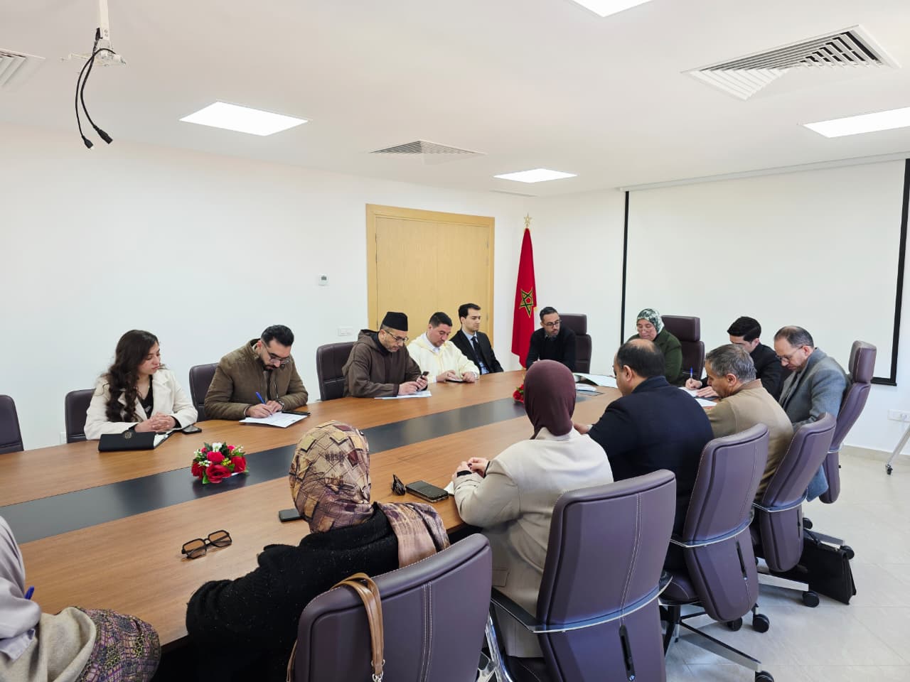 جرادة: تعزيز آليات التكفل بالنساء والأطفال ضحايا العنف في اجتماع تنسيقي موسع 4 1000259525