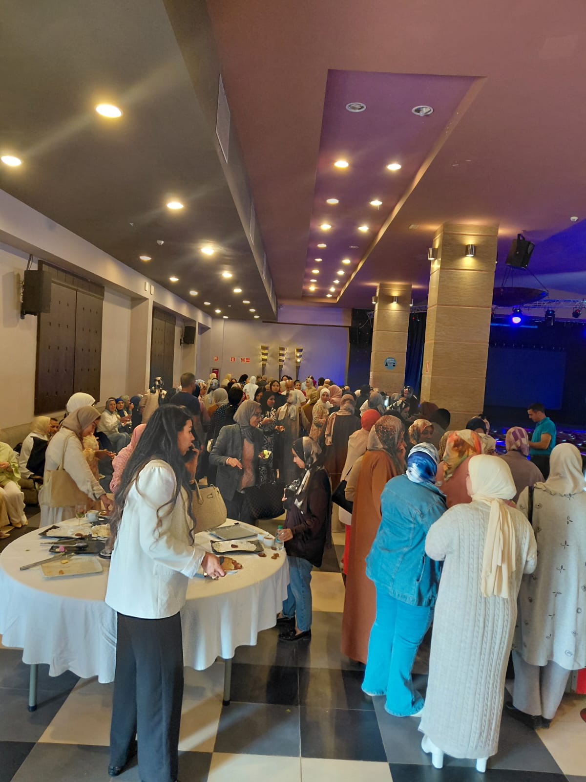 تطوير ديداكتيك القراءة ومقاربة الكفايات يجمع الفاعلين التربويين بجهة الشرق في ندوة علمية وازنة بالسعيدية 4 1000295280