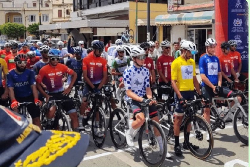 بحضور بلماحي رئيس الجامعة.. طواف الشمال الدولي للدراجات يختتم مرحلته الأخيرة من القصر الكبير إلى طنجة 4 1000297810