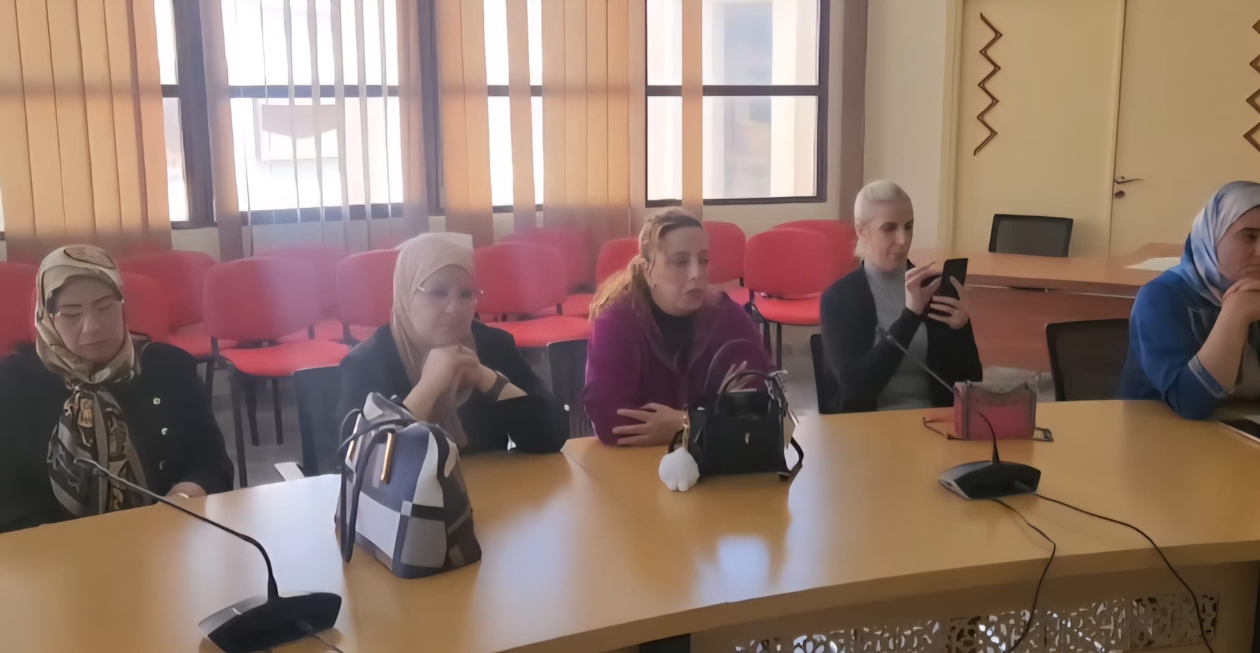 لطيفة منتبه… أول امرأة تترأس هيئة النسيج بجهة الشرق ومديرة مهرجان البلوزة الوجدية تحت الرعاية السامية 7 1000298547 scaled