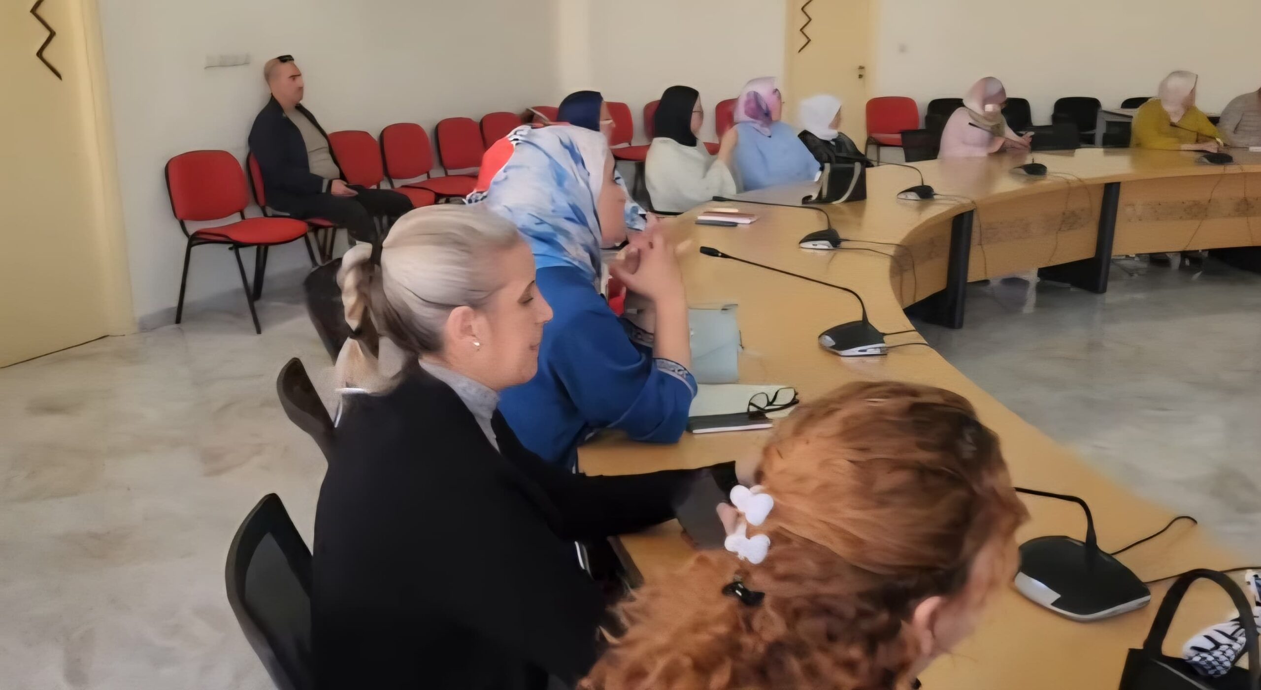 لطيفة منتبه… أول امرأة تترأس هيئة النسيج بجهة الشرق ومديرة مهرجان البلوزة الوجدية تحت الرعاية السامية 4 1000298555 scaled