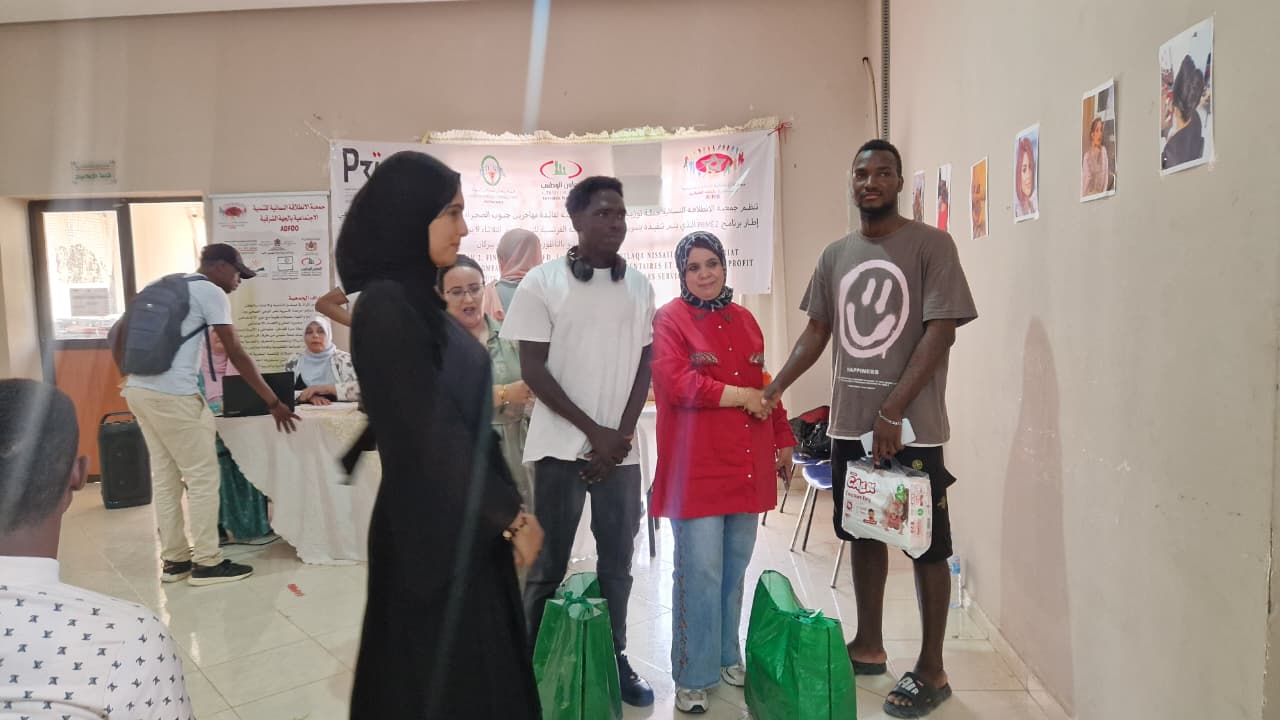 جمعية الانطلاقة النسائية توزع مساعدات غذائية وصحية على أزيد من 365 مهاجراً بوجدة 9 1000309586