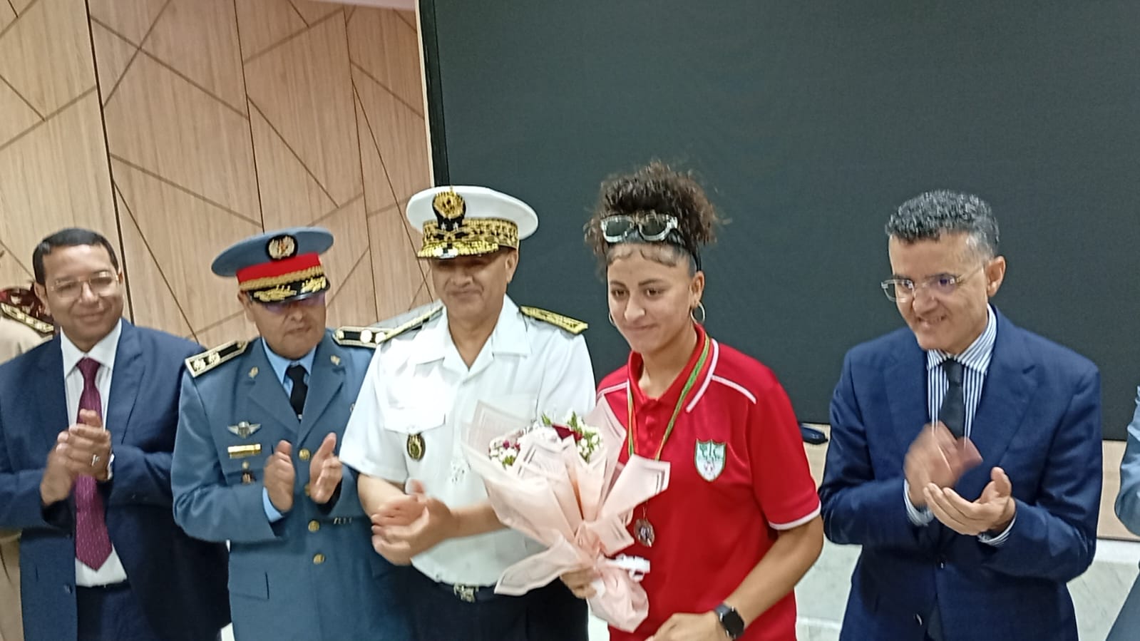 عامل إقليم الناظور يكرّم الهلال النسوي بعد صعوده التاريخي إلى القسم الاحترافي الأول 12 1000311834