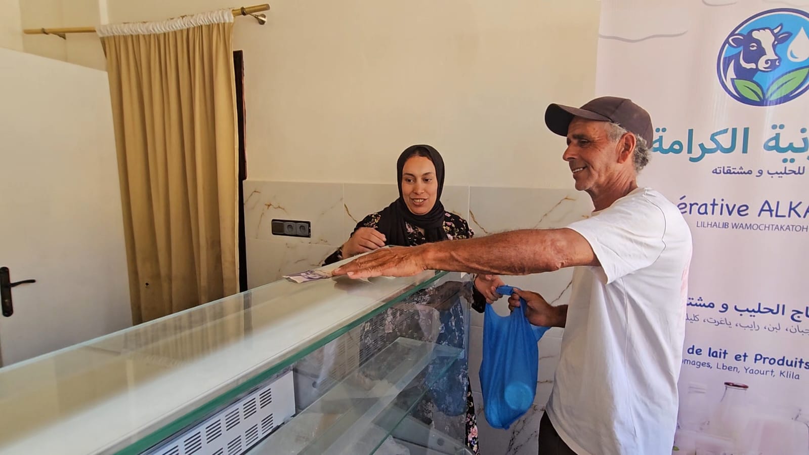 Oujda : L’Association Family Espoir accueille une délégation de l’Association française Chams et inaugure la Coopérative Al Karama du lait et ses dérivés 11 1000761574