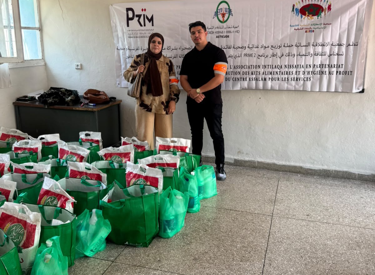 جمعية الانطلاقة النسائية تواصل حملتها الإنسانية بالناظور لفائدة مهاجرين جنوب الصحراء تحت إشراف كلثوم قاشوش 2 1000771566